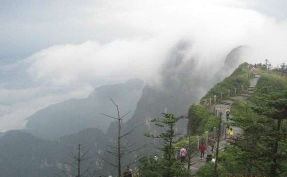 成都、九寨溝、黃龍、樂山、峨眉山雙飛7天**4星